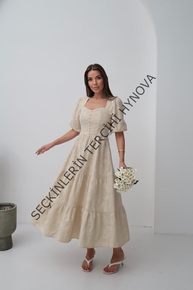 Bej Süs Düğmeli Balon Kollu Elbise