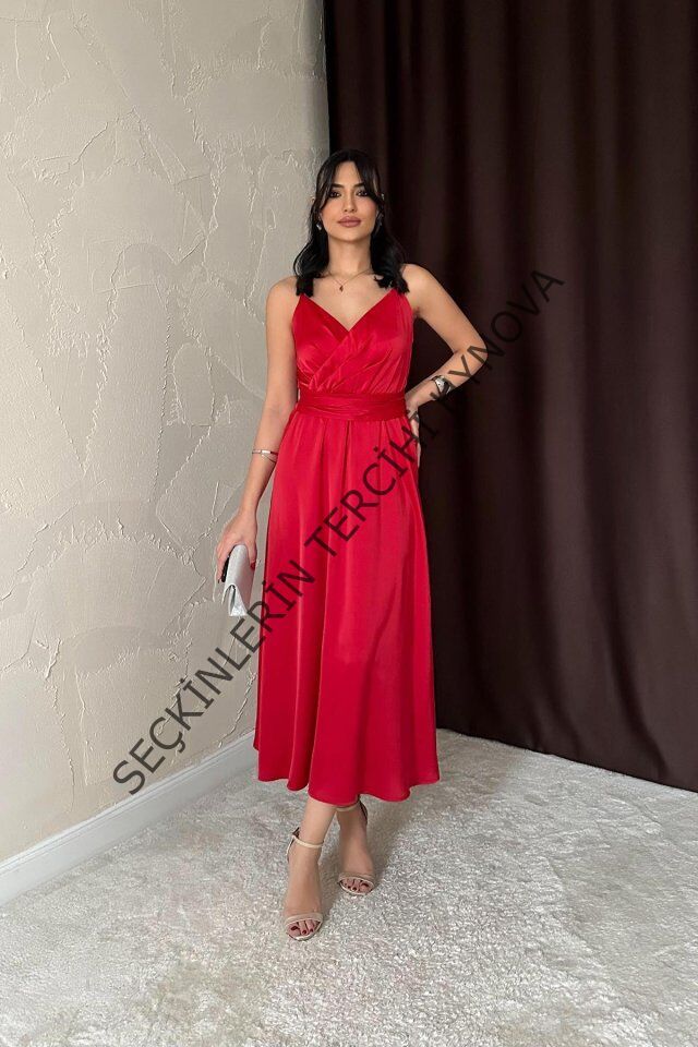 Kırmızı Taş Askılı Prenses Elbise