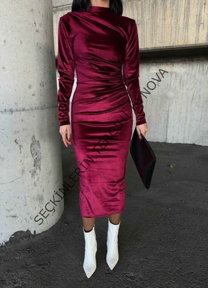 Kadın Uzun Kollu Yarım Balıkçı Yaka Büzgü Detay Kadife Kumaş Elbise