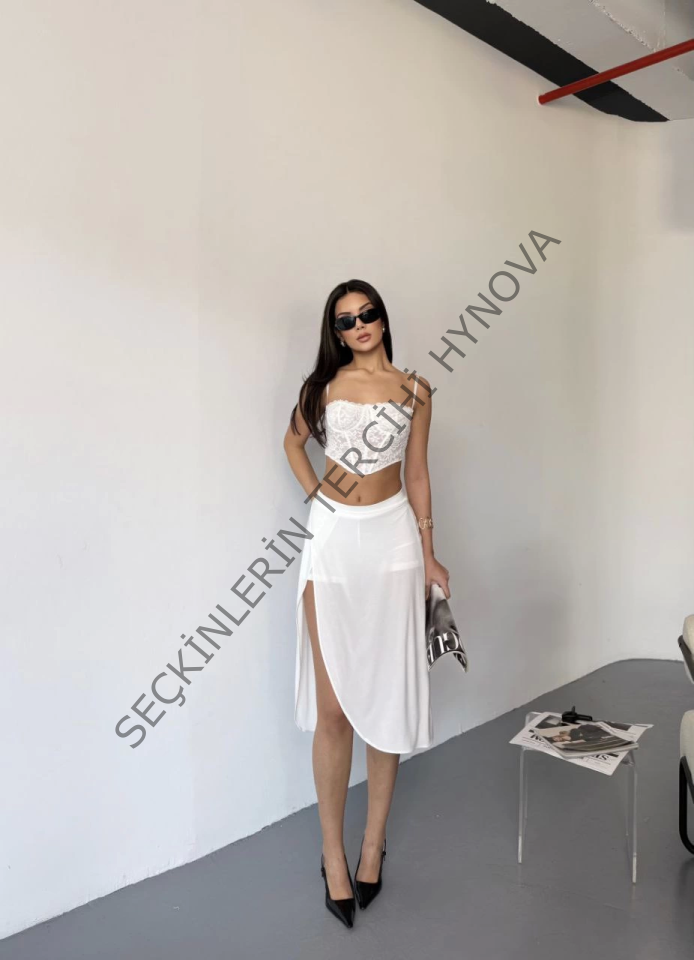 Çepli Şortlu Yırtmaçlı Etek - Beyaz