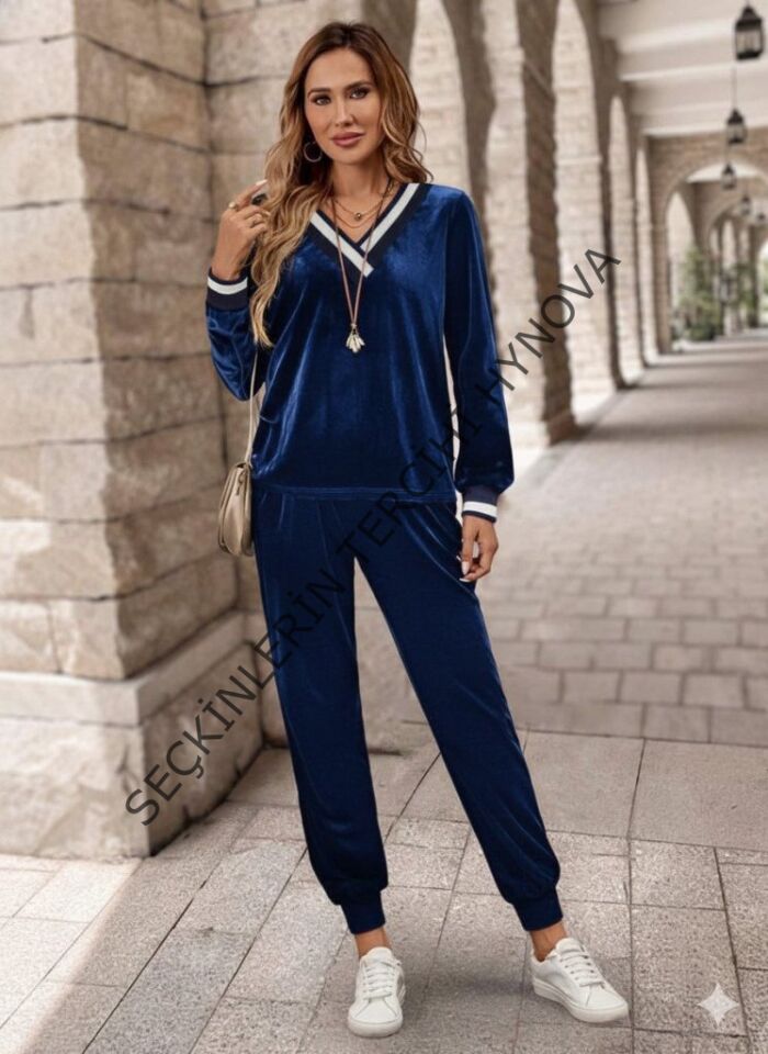 Kadın Uzun Kollu V Yaka Kadife Bluz Ve Pantolon Ikili Takım