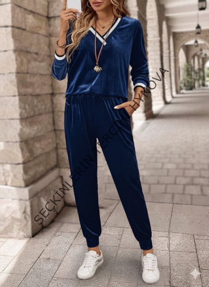 Kadın Uzun Kollu V Yaka Kadife Bluz Ve Pantolon Ikili Takım