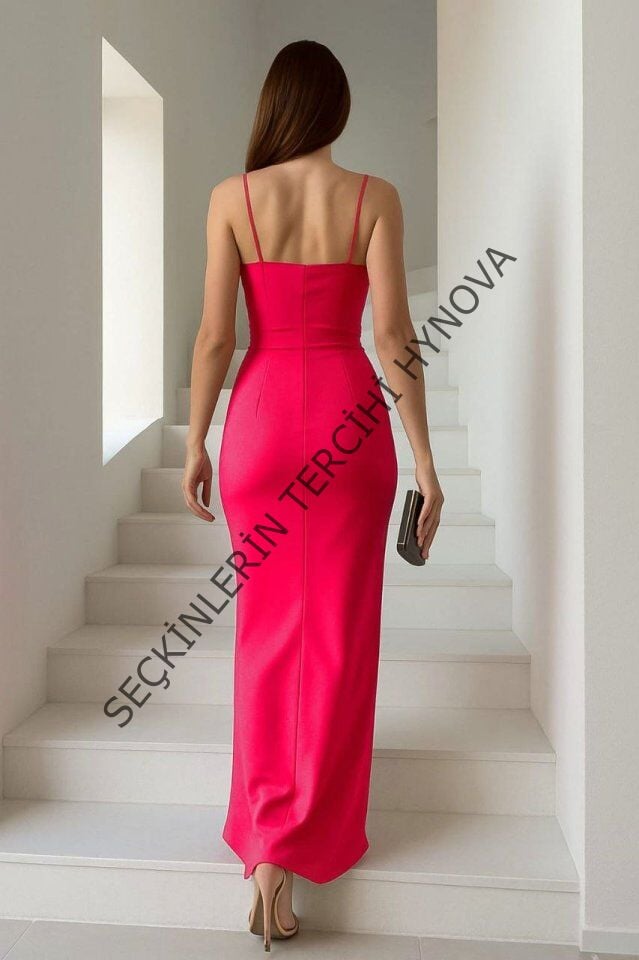 Kadın Dalgıç Kumaş V Yaka Yırtmaç Detaylı Maxi Boy Elbise