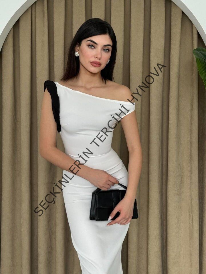 Jovani Omuz Detaylı Elbise