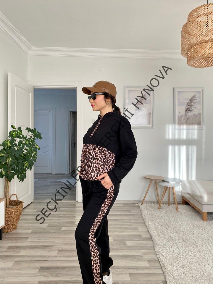 Kadın Uzun Kollu Leopar Detay Sweat Ve Yanı Leopar şerit Detay Pantolon Ikili Takım