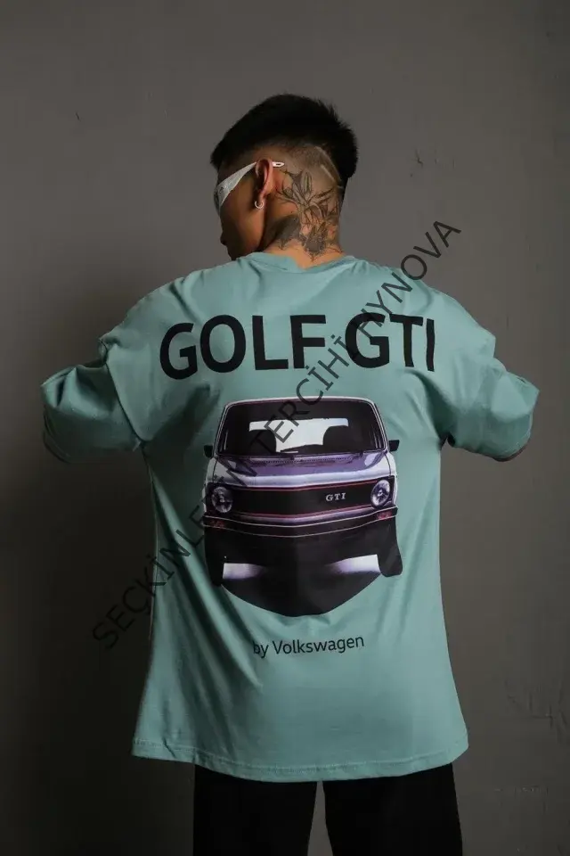 Erkek Oversize Baskılı Tişört – Golf GTI Retro Araba Desenli, Ön - Arka Dijital Baskı, Sokak Modası Stil - Mint Yeşili