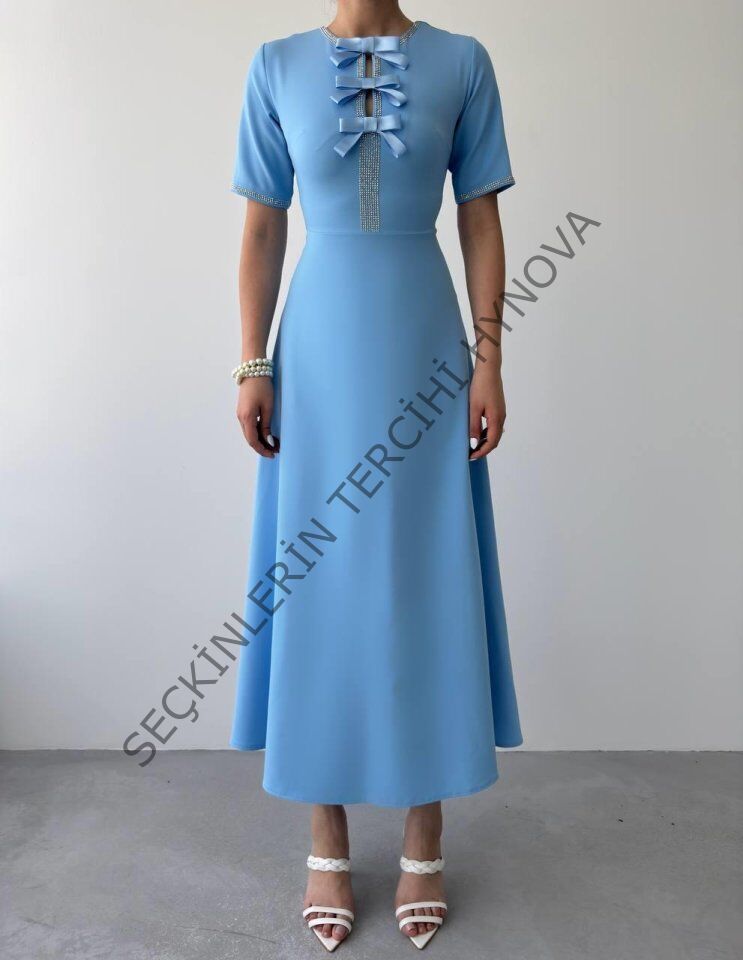 Wera Taşlı Fiyonk Detaylı Elbise