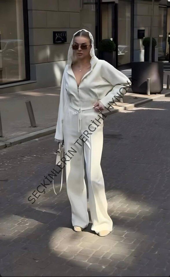 Kadın Dantel Işlemeli Kapüşon Detay Hırka Ve Ispanyol Paça Pantolon Ikili Takım