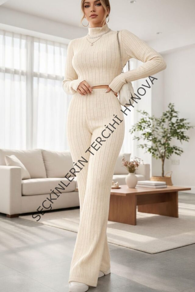 Kadın Ekru Çizgili Boğazlı Crop Top ve Yüksek Bel Eşofman Takımı Spor Şık Kombin