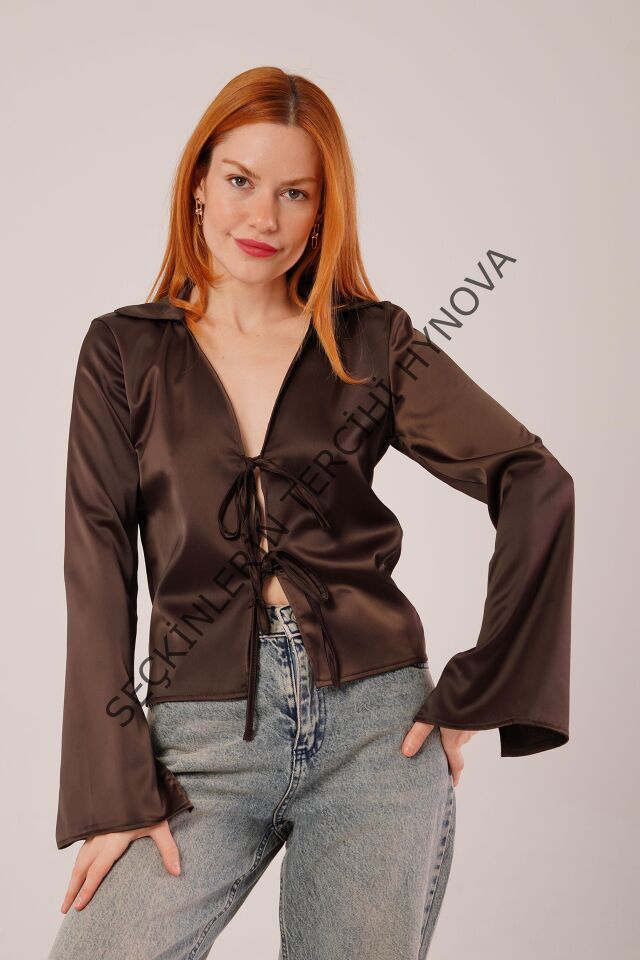 Önden Bağlama Detaylı Saten Kahverengi Bluz