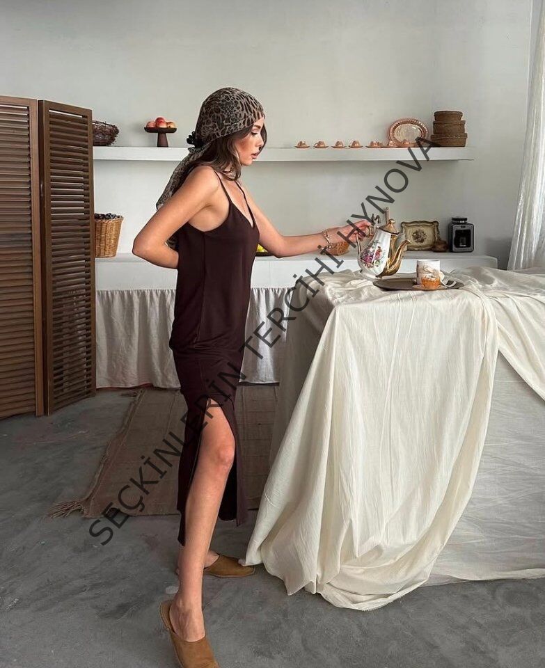 Kadın Siyah Asansör Askılı Çift Yırtmaçlı Helen Elbise