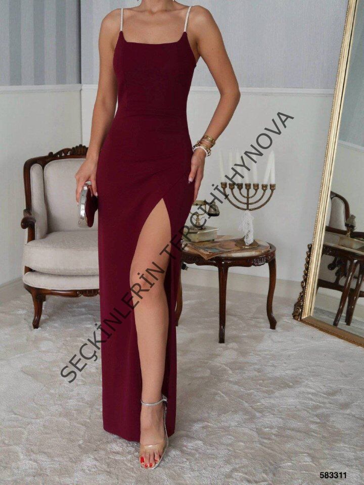 Kadın Omuz Askılı Derin Yırtmaç Detay Maxi Boy Elbise