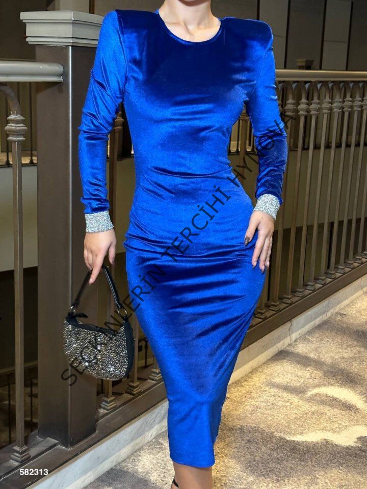 Kadın Bisiklet Yaka Vatkalı Manşet Detay Kadife Kumaş Midi Boy Elbise