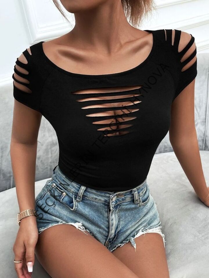 Kadın Kısa Kollu Omuz Ve Göğüs Kesik Detay Viskon Bluz