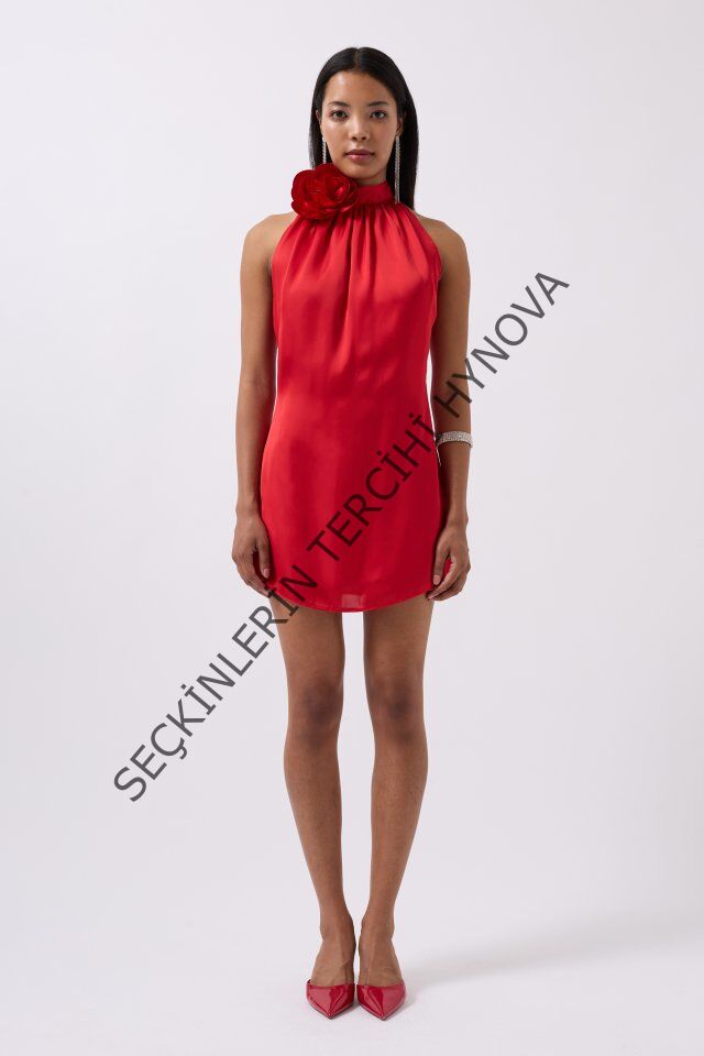 Gül Detay Mini Saten Elbise