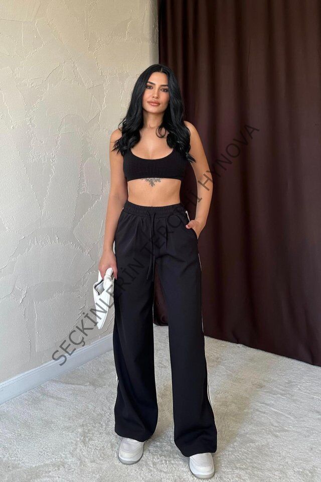 Siyah Yanları Şeritli Pantolon