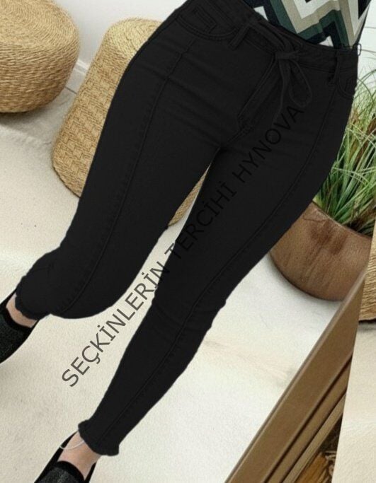 Kadın Yüksek Bel Belden Kuşaklı Yırtık Detaylı Kot Pantolon