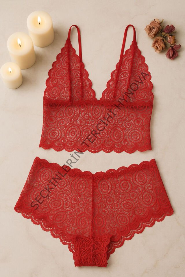 Kadın Kırmızı Dantel Bralet Şort Takımı – Tutkulu ve Çekici İç Giyim