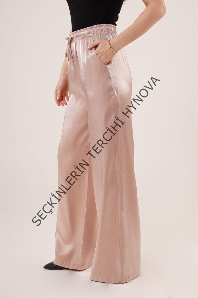 Parlak Görünümlü Cepli Bej Bol Paça Pantolon