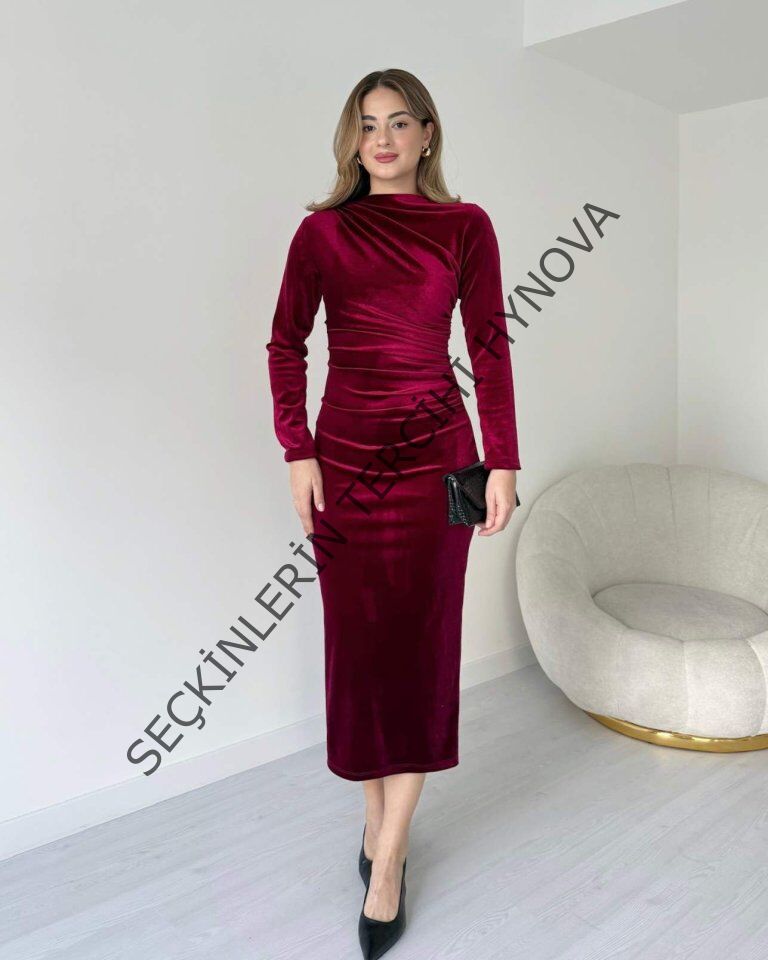 Kadın Uzun Kollu Büzgü Detay Kadife Kumaş Midi Boy Elbise