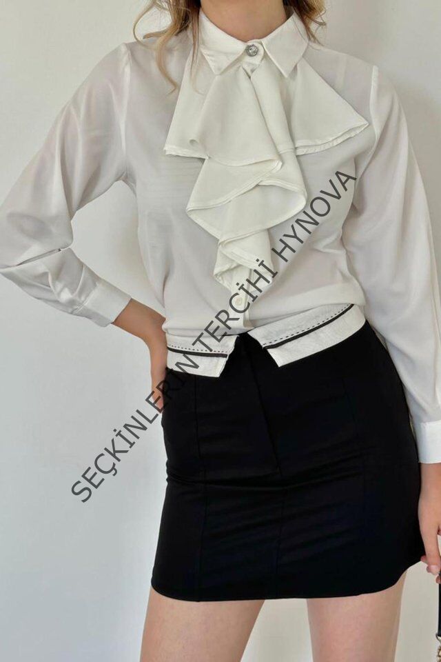 Siyah Kemeri Bilyeli Mini Etek