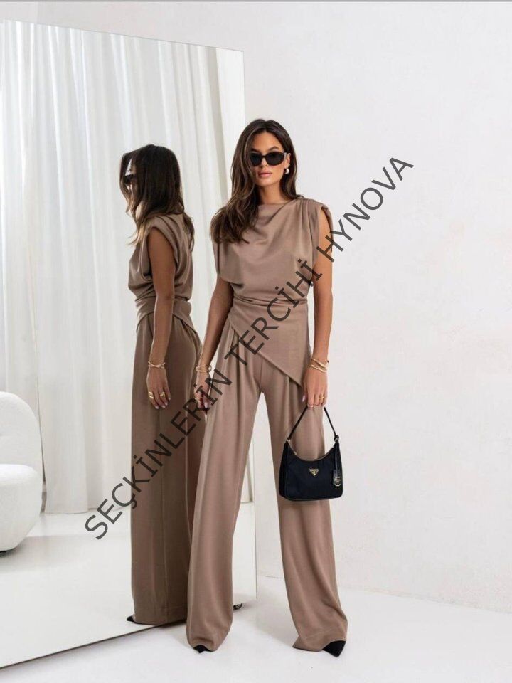 Kadın Dalgıç Kumaş Sıfır Kol Bluz Ve Bol Kesim Pantolon Ikili Takım