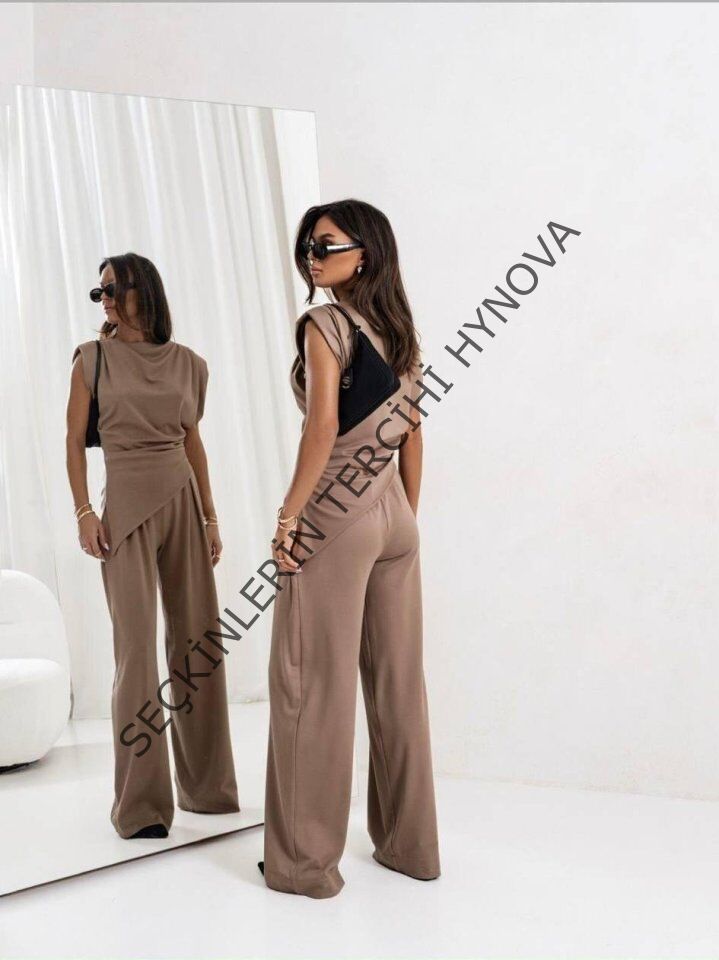 Kadın Dalgıç Kumaş Sıfır Kol Bluz Ve Bol Kesim Pantolon Ikili Takım