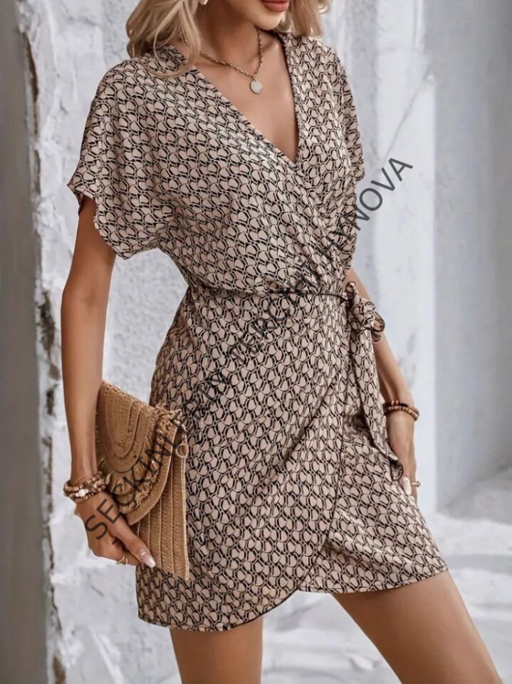 Kadın Kısa Yarasa Kollu önden Kruvaze Yaka Detaylı önden Bağlamalı Desenli Süprem Elbise