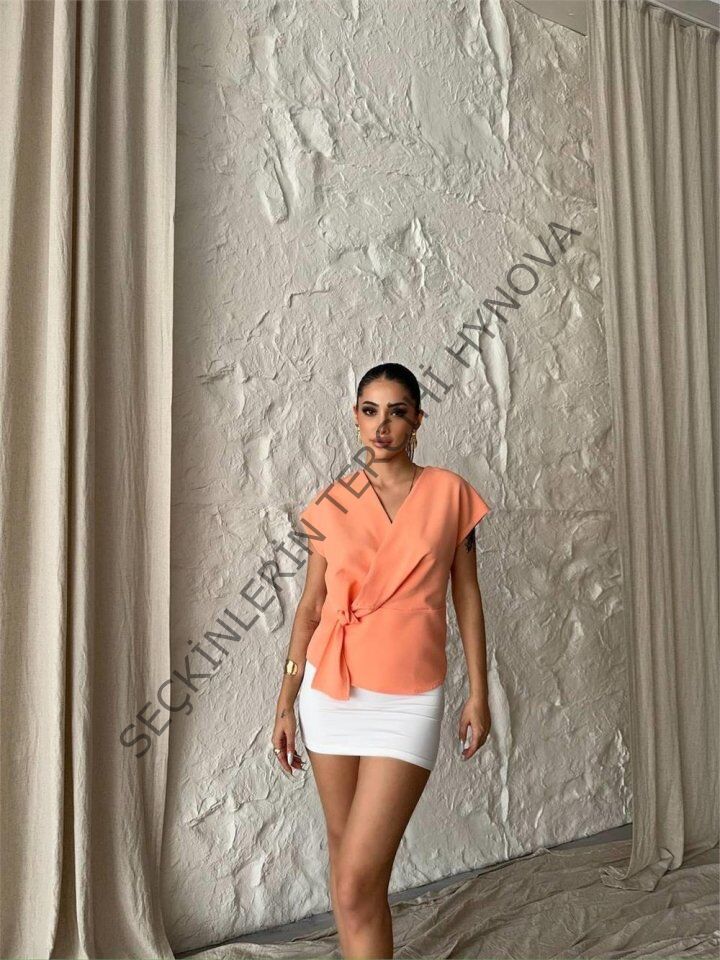 YANDAN BAĞLAMA DETAYLI KOLSUZ BLUZ - Somon