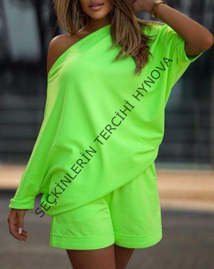 Kadın Kayık Yaka Salaş Iki Iplik Bluz Ve şort Ikili Takım