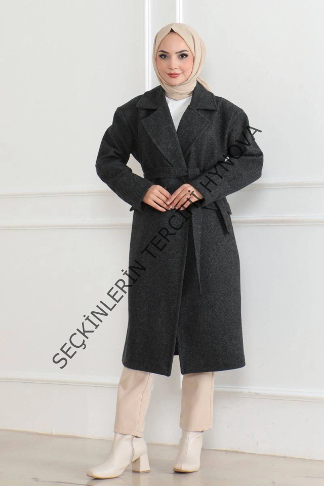 Kaşe Kaban – Uzun Boy 115 Cm Kruvaze Yaka Kuşaklı Astarlı Kışlık Tesettür Kaban, Yünlü Dokuma Kaşmir Kumaş, Cepli Oversize Rahat Kalıp Şık Modern Kaban Mont Modeli (Günlük Ve Özel Gün Kombinlerine Uygun) - Siyah