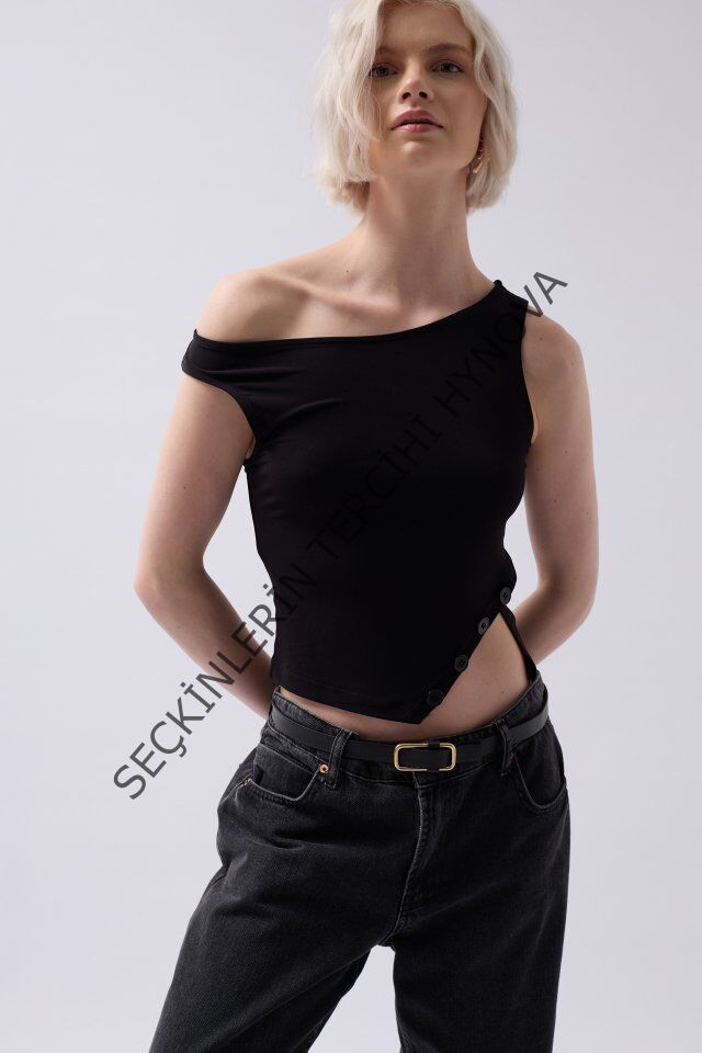 Kayık Yaka Yırtmaç Detay Bluz