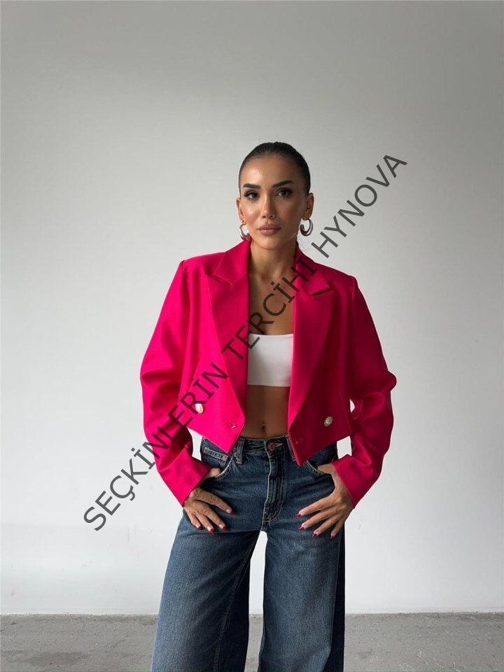 ARKASI İNCİ DÜĞME DETAYLI CROP CEKET - Fuşya