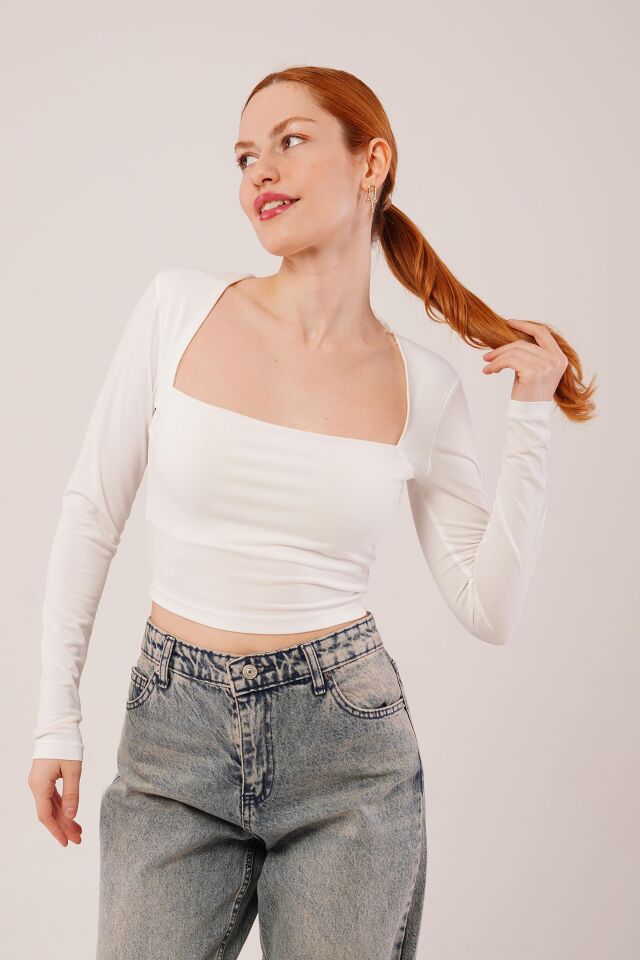 Kare Yaka Basic Beyaz Bluz