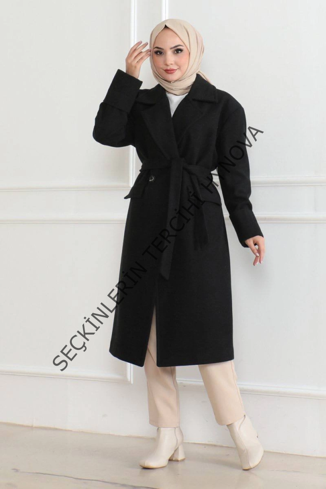 Kaşe Kaban – Uzun Boy Kruvaze Yaka, Kuşaklı Tesettür Kışlık Kaban, Astarlı Şık Yünlü Dokuma Oversize Rahat Kalıp, Cepli Modern Kaşe Mont Modeli - Siyah