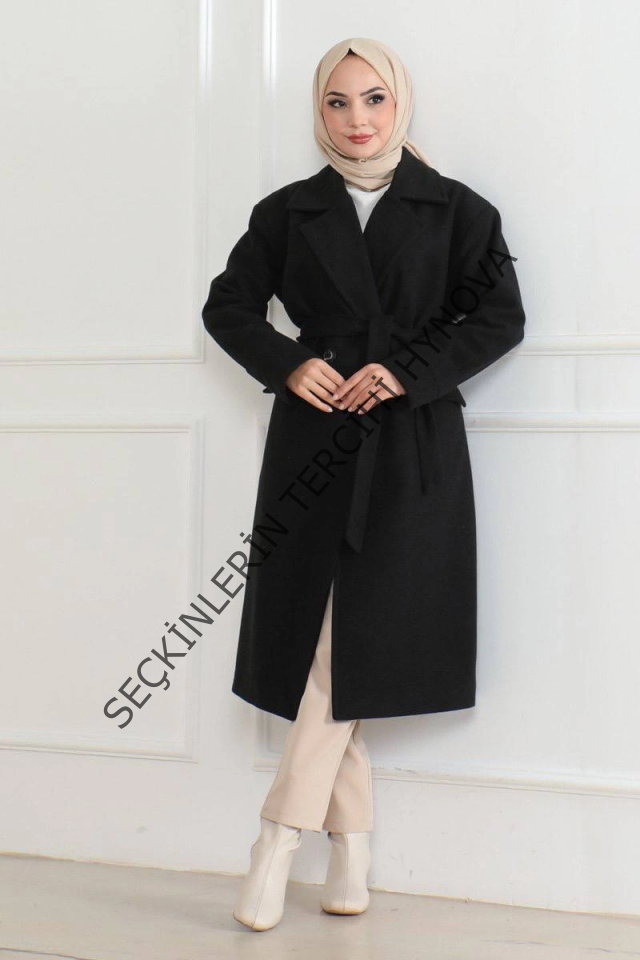 Kaşe Kaban – Uzun Boy Kruvaze Yaka, Kuşaklı Tesettür Kışlık Kaban, Astarlı Şık Yünlü Dokuma Oversize Rahat Kalıp, Cepli Modern Kaşe Mont Modeli - Siyah
