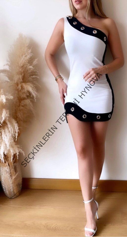 Kadın Omuz Dekolteli Siyah şerit Ve Kuş Gözü Detay Mini Elbise