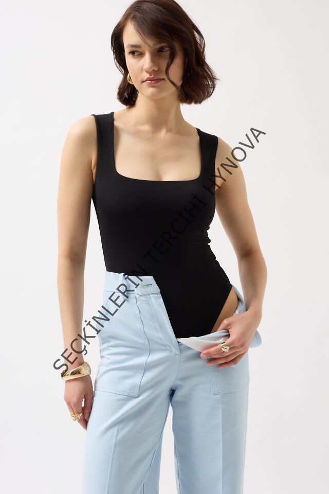 Kare Yaka Kalın Askılı Bodysuit