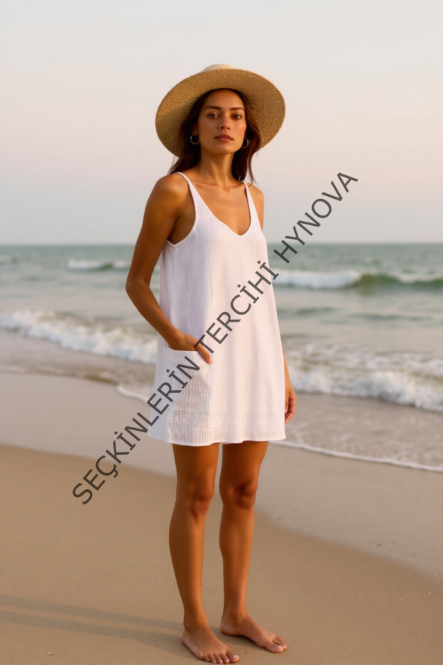 Kadın Beyaz Mini Cepli Tulum Plaj Elbisesi – Şık, Rahat ve 4 Mevsim Kullanıma Uygun