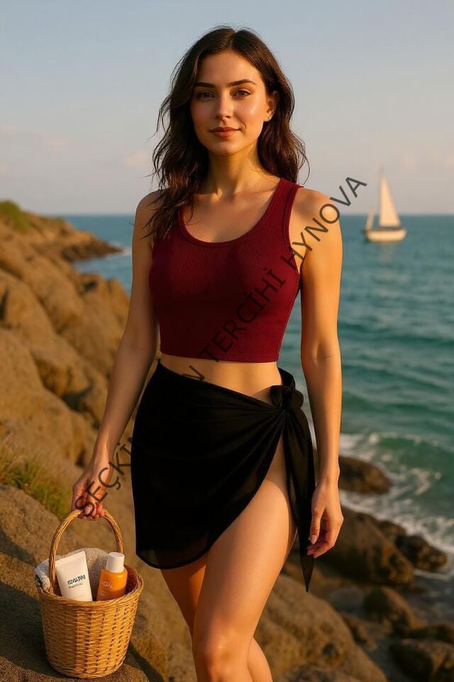 Kadın Bordo Yuvarlak Yaka Crop ve Siyah Pareo 2'li Set – Modern ve Şık Tasarım