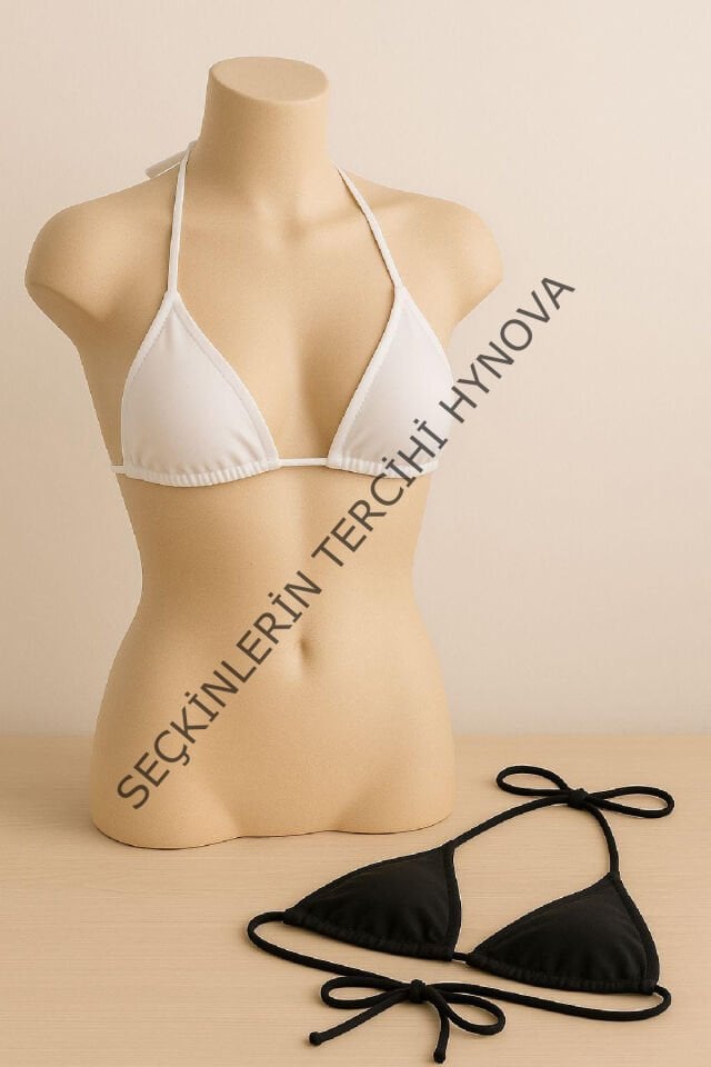 Kadın Siyah ve Beyaz Minimal Kesim Üçgen Bikini Üstü – Modern ve Şık Tasarım