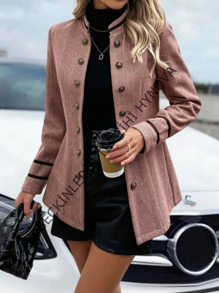 Kadın Uzun Kollu Hakim Yaka Düğme Detaylı Mini Dokuma Ceket