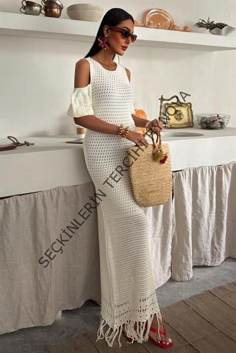 Omuz Detaylı Etek Ücü Püsküllü Triko Elbise 2862