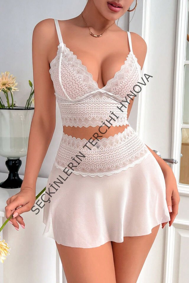 Kadın Beyaz Dantel Tül Detaylı Etekli Şık Gecelik Takımı – Modern, Konforlu