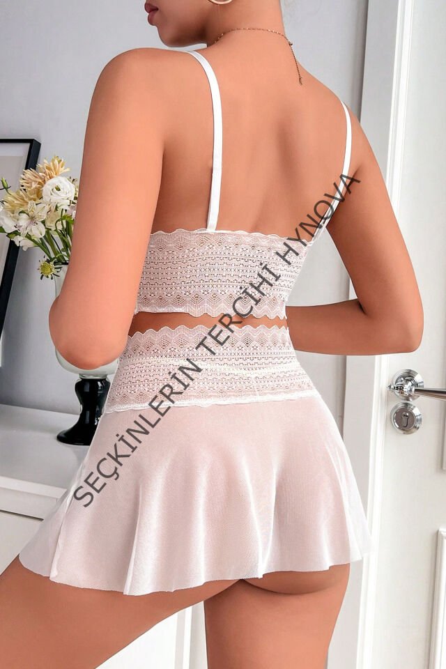 Kadın Beyaz Dantel Tül Detaylı Etekli Şık Gecelik Takımı – Modern, Konforlu