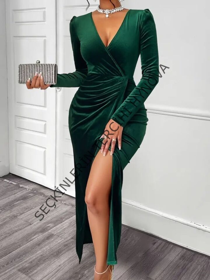 Kadın Uzun Kollu Kruvaze Yaka önünden çapraz Detaylı Uzun Kadife Elbise