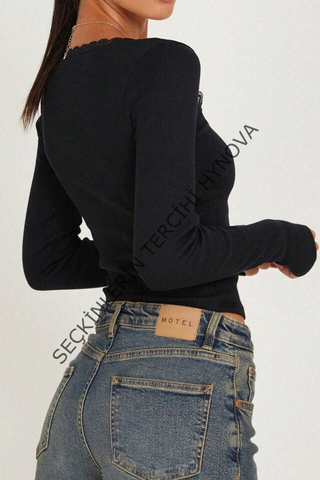 Kadın Siyah Kare Yaka Dantelli Uzun Kollu Crop Top Bluz – Şık, Rahat ve Kolay Kombinlenebilir
