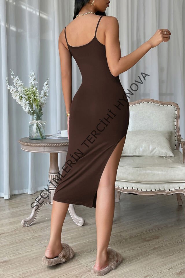 Kadın Kahverengi Yırtmaçlı Diz Altı Vücüdu Saran Gecelik – Modern ve Şık Tasarım