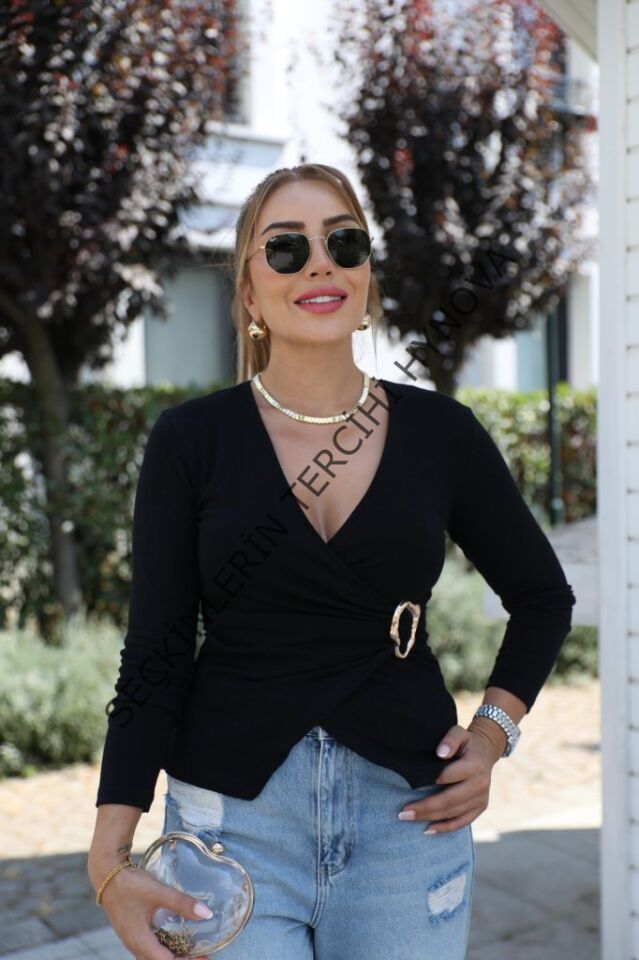 Kadın Uzun Kollu Kruvaze Yakalı Toka Detaylı Viskon Bluz