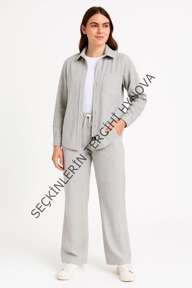 Kadife Oversize Takım – Gömlek Ve Pantolon İkili Set Füme Corduroy Şıklığı, Rahat Ve Zarif Duruş Yumuşak Dokulu Kadife Kumaş, Düğmeli Gömlek Üst Ve Lastikli Pantolon Alt Parça Ile Gün Boyu Konfor- Gri